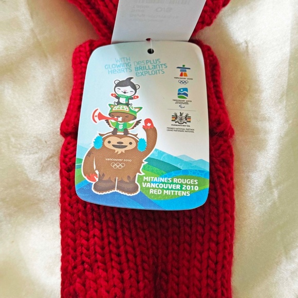OLYMPICS OFFICIAL VANCOUVER 2010 MITTENS, RED MAPLE LEAF, YOUTH ONE SIZE, GENUIN - Picture 4 of 5